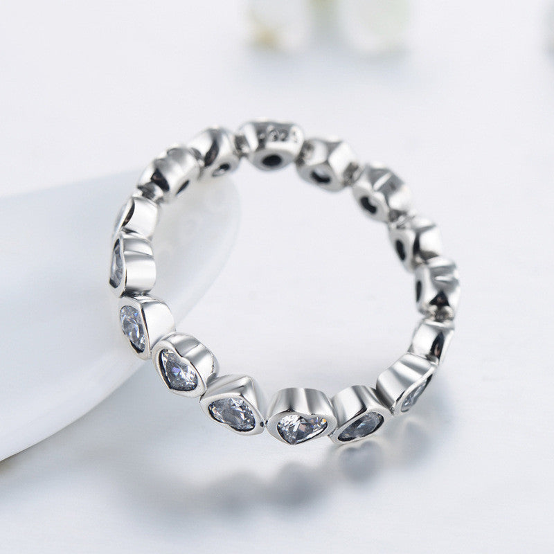 Alba Ring aus Sterlingsilber mit Diamanten in Herzform