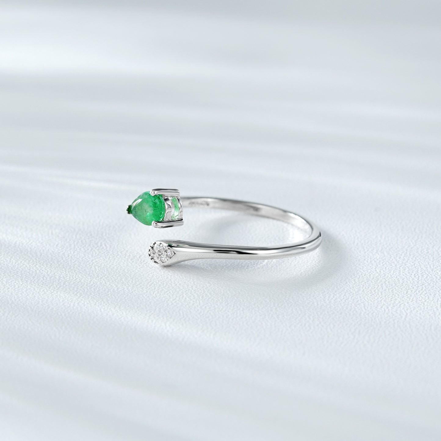 Valeria Silver Emerald Adjustable Ring