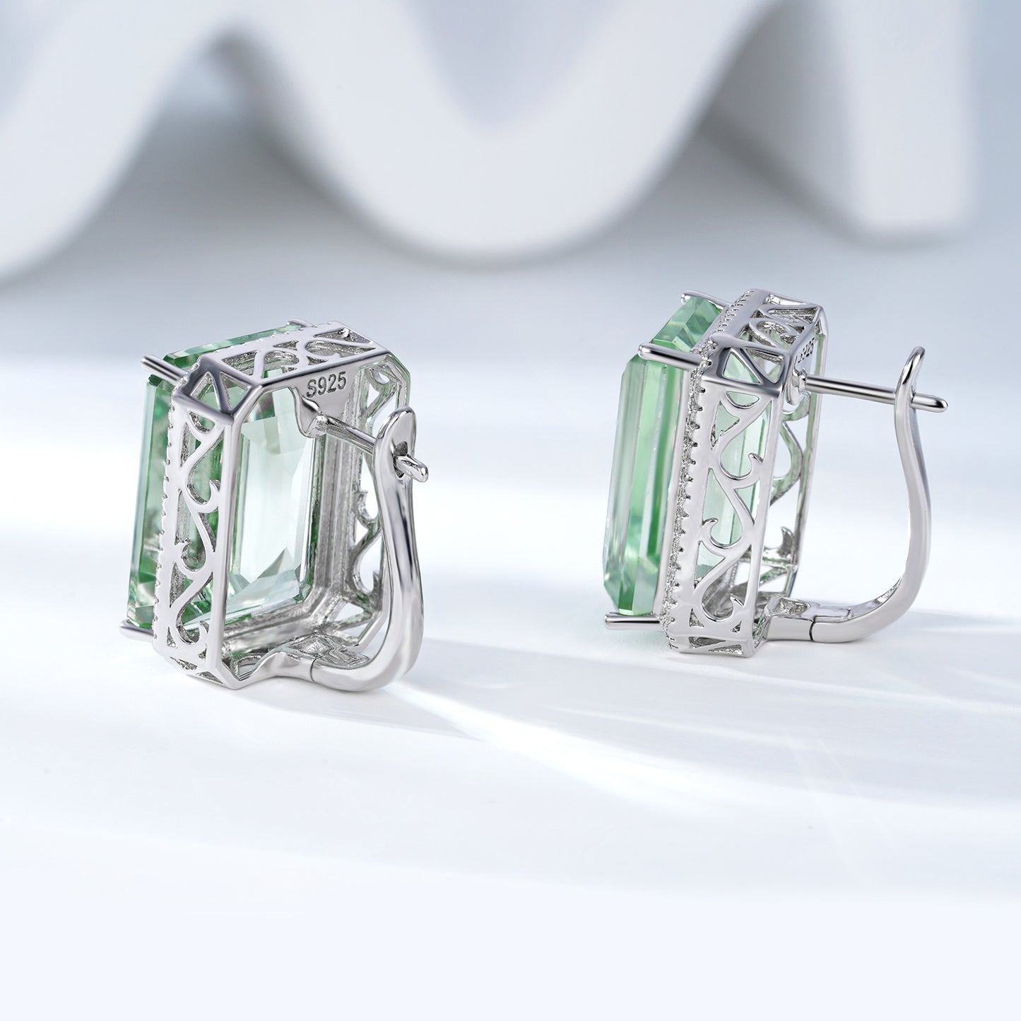 Abu Dhabi High-grade Natural Green Crystal Earrings